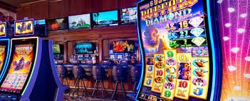 Texas Hold'em Bonus game flow showing player cards, dealer cards, and community cards on unsur138 login